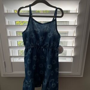 Girls spaghetti strap denim dress with flower pattern